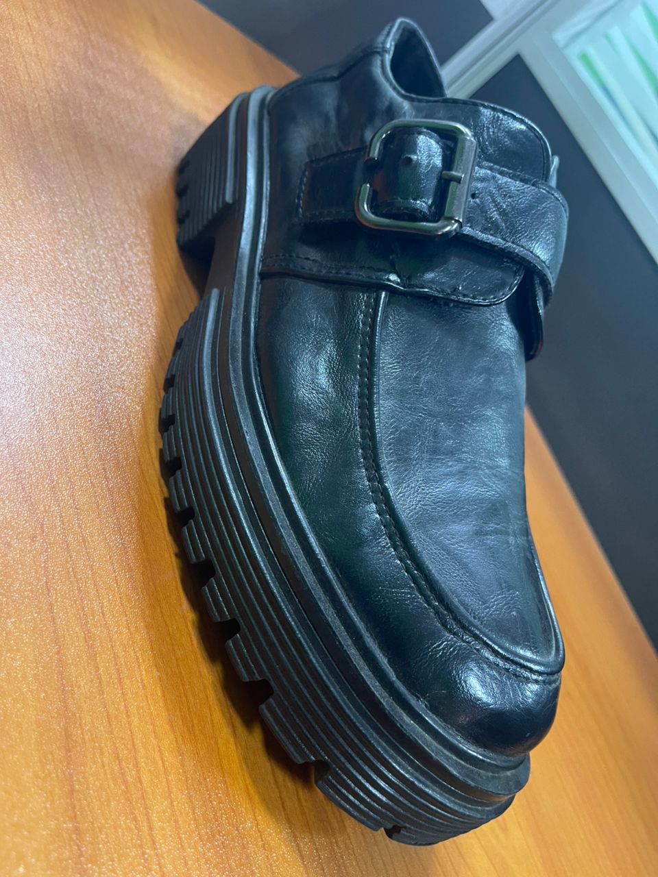 Shoe
